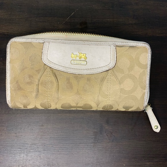 Coach long wallet - Picture 1 of 5